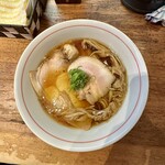 ラーメン屋 トイ・ボックス - 【ワンタン醤油ラーメン】