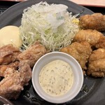 お食事処 くろだるま - 右が南蛮にタルタル！左が唐揚にマヨマヨ！