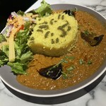 バンゲラズスパイスビストロ＆カフェ - コチラはタイガーダンスなるメニュー。
マイルドなチキンキーマにナス。
ココでもメティパウダーがアクセントに使われています。