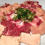 町屋やきにく密陽家 - 2014.10.9(木)17時半 塩ホルモン盛合せ三人前とてんこ盛りご飯をワサビ醤油でd(^_^o)