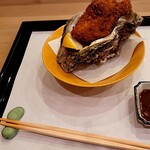 馬車道 大かわ - 岩牡蠣フライ