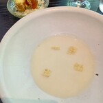 ラ・ボンヌターブル - 