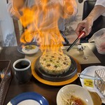 蓉堂 隠れ古民家本格四川料理 - ハチノスチャーハン、ファイヤー！