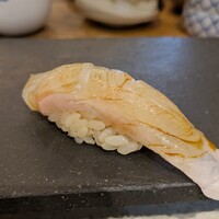 神楽坂 鮨 弥栄 - 長崎のクエ