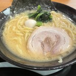 横浜家系ラーメン 春吉家 - 