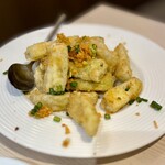 本格四川料理 麻辣先生 - 茄子の魔法のスパイス揚げ