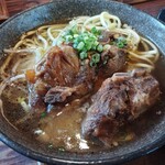 そば処 竹の子 - ソーキそば1200円税込、以下内税表記、とても食べ応えのあるソーキが2切れ、満足度が高い