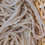 あずみの庵 - 塩で食べると蕎麦の香りが引き立つ