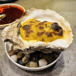 SAVATOMY - 大きなカキとアボカドのカレー風味グラタン　カキの旨みとアボカドがあいます