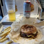 シェイク ツリー ダイナー - SMASHED DOUBLE CHEESE BURGER