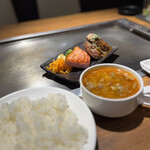 ステーキハウス インディアンズ - 鉄板で好みの焼き加減で