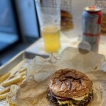 シェイク ツリー ダイナー - SMASHED DOUBLE CHEESE BURGER