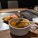 ステーキハウス インディアンズ - スープ付き　筋とニンニク印象的