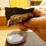 寿司 松岡 - パリッとした海苔の味わいと香りの良さ
      熟成されたメヒカリの旨味が熟成により
      更にマシマシとなり
      後味にもジンワリと長く残り続ける旨味感がある❗️