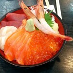 札幌海鮮丼 丼兵衛 場外市場店 - 