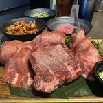 厚切り牛タン 焼肉一心たん助 - 