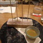 Grand Bleu Gamin - 厚切り鮑のフリットと焼きオクラ 肝バターソース