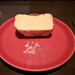 ニュー ハナイ - バスクチーズケーキ 800円