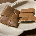 Yamada Chikufuken Honten Honmachi Ten - 從顏色來看，這家店的甜點呈現出狐狸色，看起來非常美味。