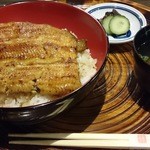 東京竹葉亭 - 鰻丼(桜) もちろん関東風。