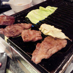 焼肉 ホルモン茂 - 