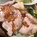 ラーメンスタンド とん平食堂 - チャーシュー