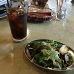 きりん - サラダ、アイスコーヒー