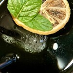珈琲太郎本舗 - カフェブルー　ドライレモンとミントが涼しい