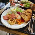 GARDEN HOUSE CRAFTS - 