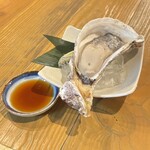 四十八漁場 - 特大岩牡蠣をポン酢で‼️ 激うま‼️