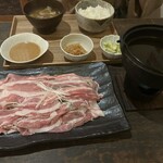 じごいもの豚 - 