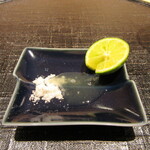 新ばし 星野 - 酢橘は直接絞らずつけて食べる