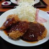 かつ亭 いろは - かつ亭定食。コロッケ、ヘレカツ、ミンチカツで900円。