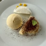 ベッラ・ヴィスタ - ティラミス•パンナコッタ•アイスクリームの盛り合わせ