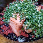 御料理 良所 - 白山鱒、ネギ、カリカリ梅、ひじき