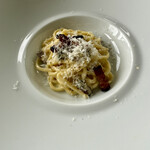 313880558 - 薪炙りベーコンのカルボナーラ