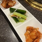 焼肉Dining景福苑 - キムチ盛り合わせ