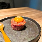 東京焼肉 黒木 - 赤ユッケ