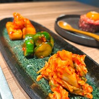 東京焼肉 黒木 - キムチ盛り合わせ