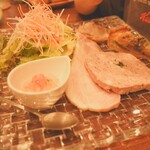 ボーヴル - ハム、パテ、キッシュ、バケット&テリーヌ、ホタテのサルピコン(Bコース前菜)