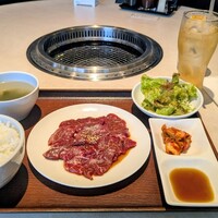 馬車道 de 焼肉 DOURAKU CORRIDA 北仲ブリック＆ホワイト店 - 牛ハラミランチセット