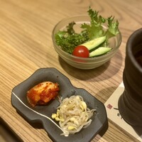 但馬屋イーマ - サラダ・キムチ・もやしナムル・スープつき