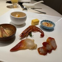 鴻臚 - 