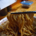 豚親分 - 煮しめたようなうどんチック麺