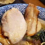 鶏白湯らーめん 鶏吉 - 