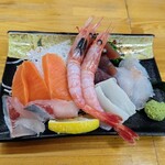 居酒屋ぼんでん - お刺身盛り合わせ