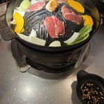 旭川成吉思汗 大黒屋 日進竹の山店 - 焼き方は店員さんが教えてくれます♪野菜は最初のみサービスでついてくるそうです