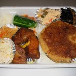 ミカワヤ - 「牛メンチと豚角煮の弁当」500円