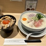 鶏白湯ラーメン ムツキ - 