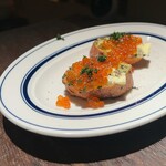 六角ace - いくらと発酵バターのブルスケッタ
